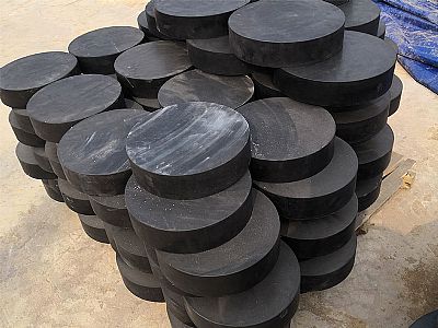 衡南县板式橡胶支座由若干层橡胶片与薄钢板经加压硫化